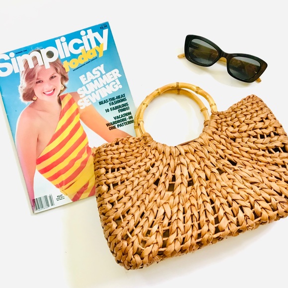 Vintage Handbags - Straw Summer Purse